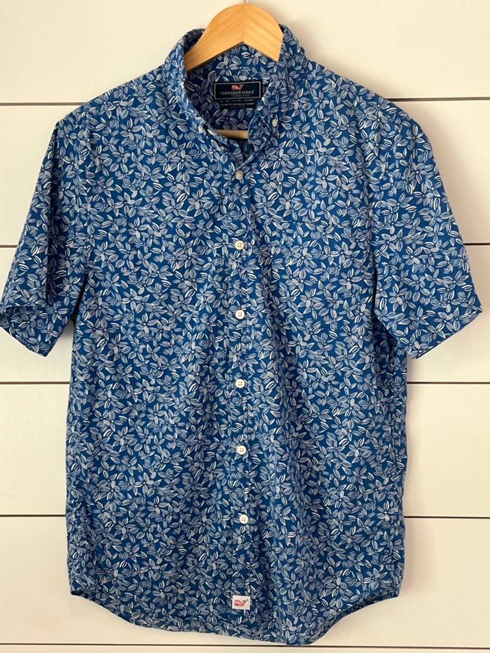 Vineyard Vines Blue Floral Short-Sleeve Button-Down- Men’s Slim Fit Murray